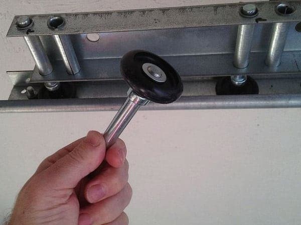 Garage Door Rollers Replacement